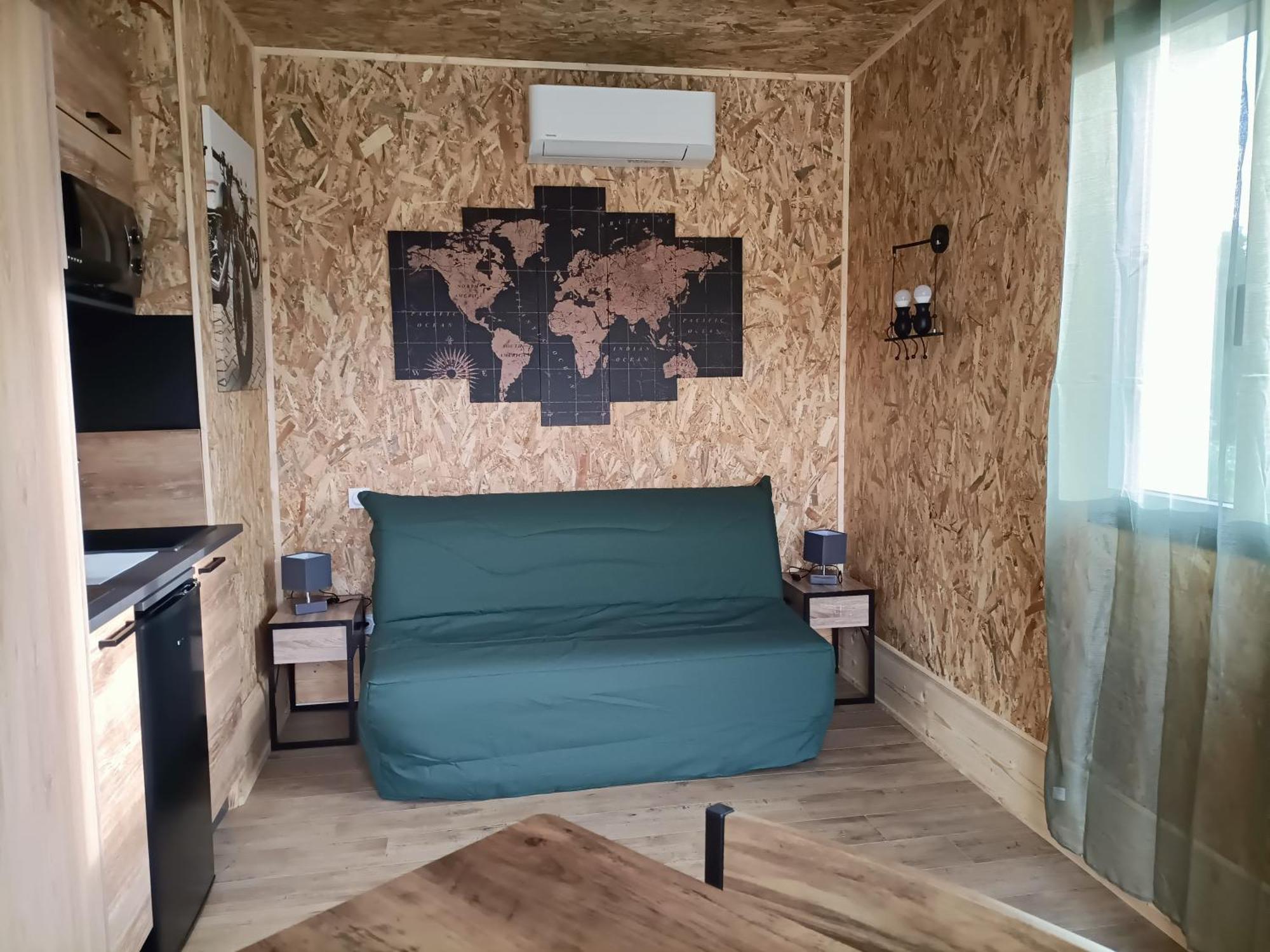 La Cabane Des Jours Heureux Saint-Laurent-de-Carnols Esterno foto