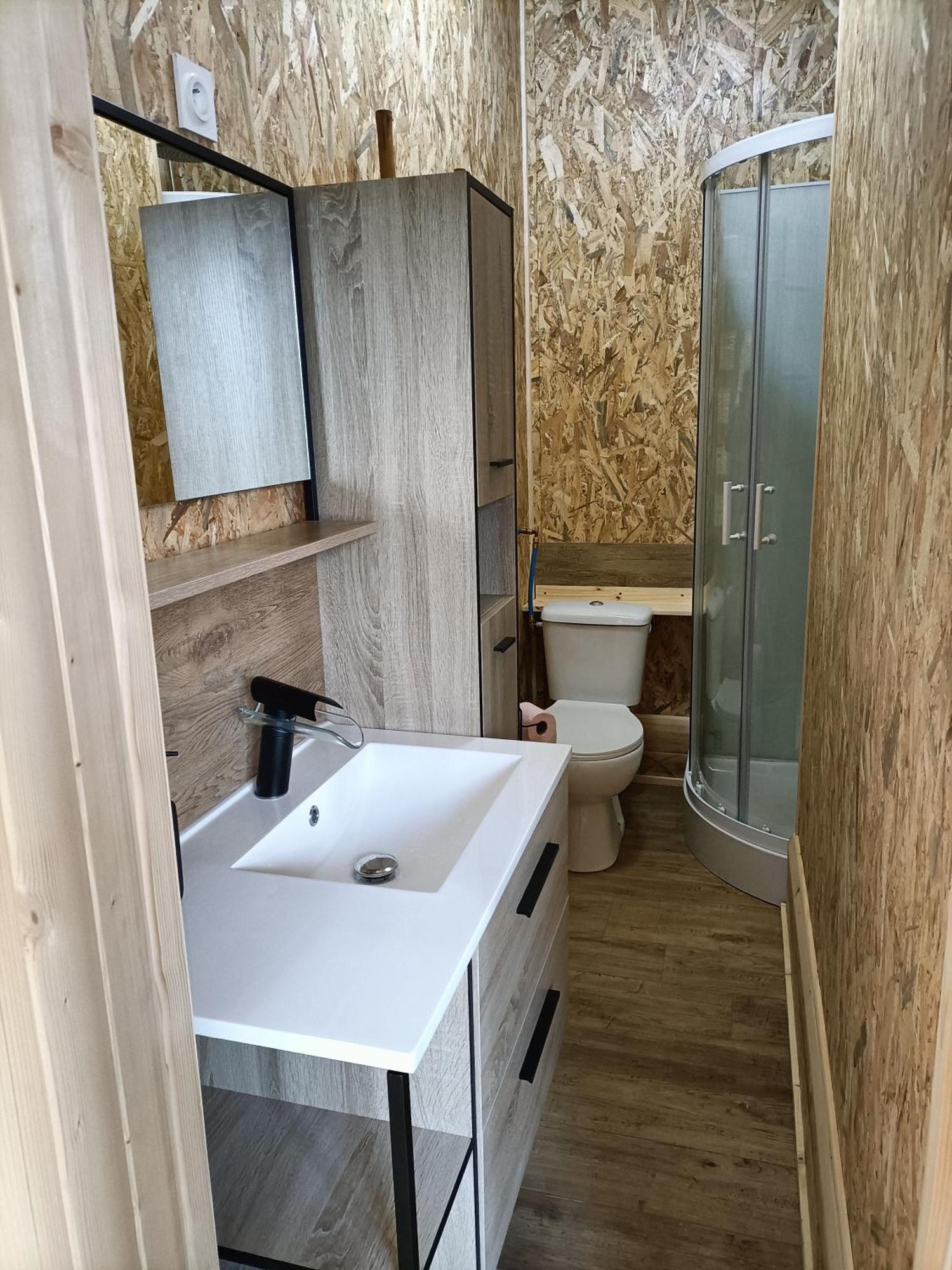 La Cabane Des Jours Heureux Saint-Laurent-de-Carnols Esterno foto